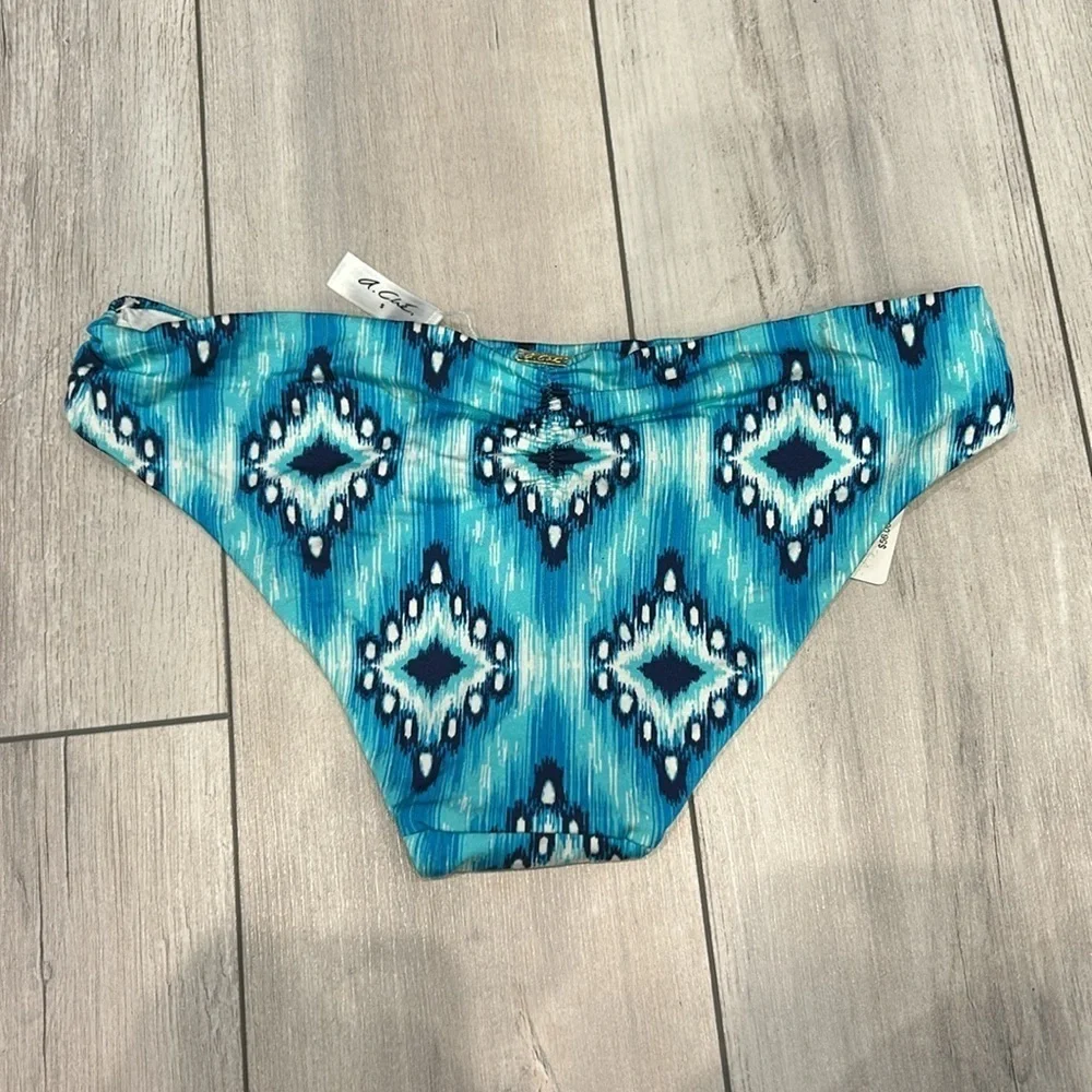 A. Che Winslet hipster apollo bay swim bikini bottom size small